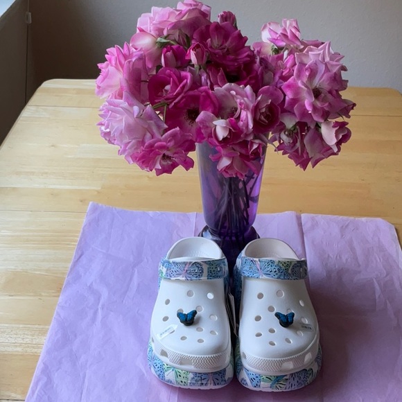 🦋 CROCS CRUSH BUTTERFLY CLOGS 🦋  NWT 🦋 - Picture 3 of 16